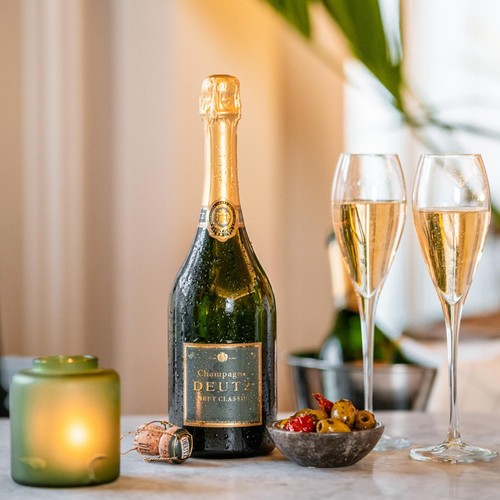 Deutz Brut Classic Champagne NV with gift box