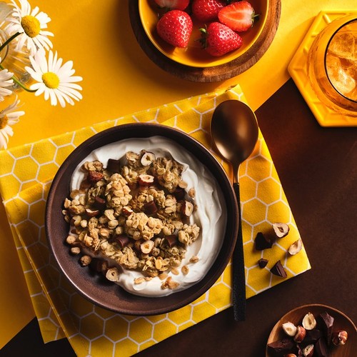 Kellogg's Crunchy Nut Hazelnut & Chocolate Breakfast Granola 