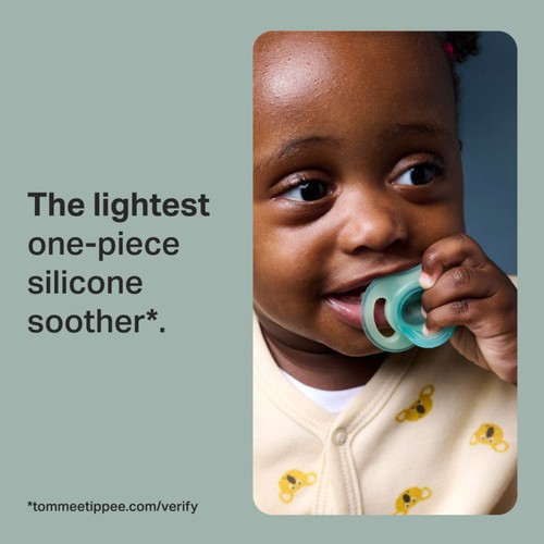 Tommee Tippee Ultra-light StayPut Night Glow Soother, 0-6 Months