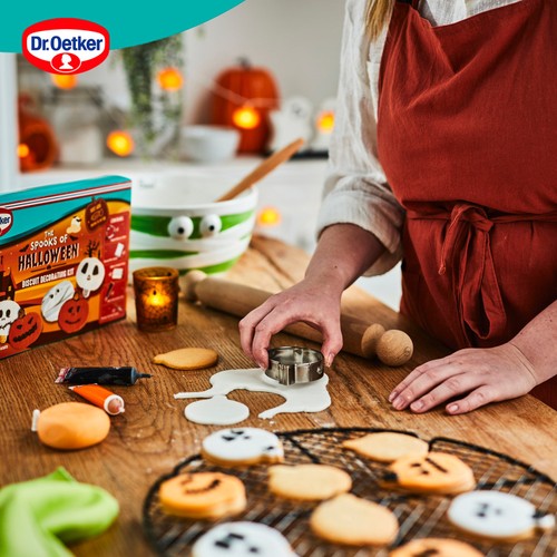 Dr. Oetker Halloween Pumpkin & Skull Biscuit Decorating Kit
