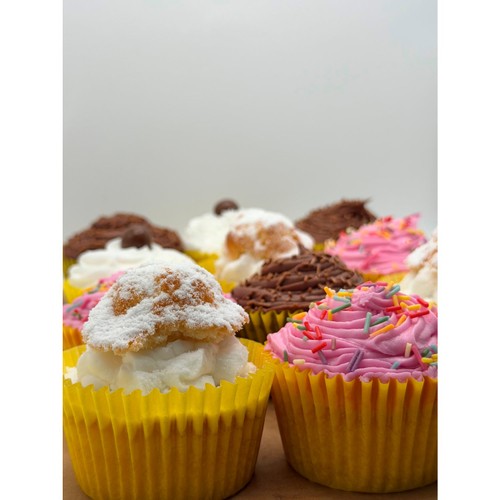 Emma's Country Cakes - Seasonal Party Pack