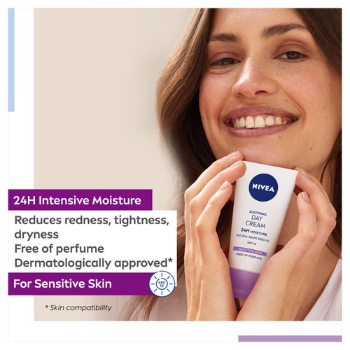 NIVEA Day Cream Face Moisturiser for Sensitive Skin SPF15 