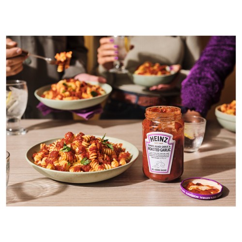 Heinz Black & Roasted Garlic Pasta Sauce