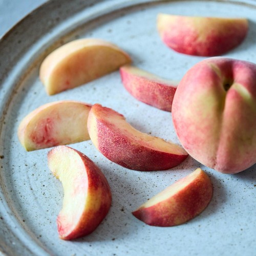 Natoora Italian Large Ripe White Peaches