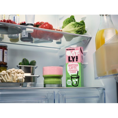 Oatly Strawberry Matcha Latte