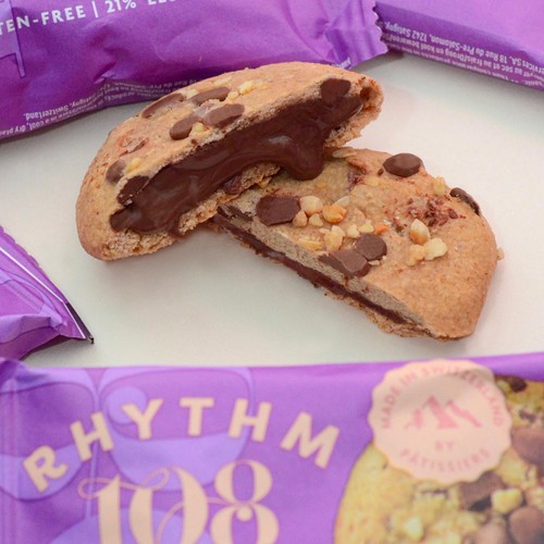 Rhythm 108 Swiss Vegan Hazelnut Chocolate Praline Soft-Baked Filled Cookie