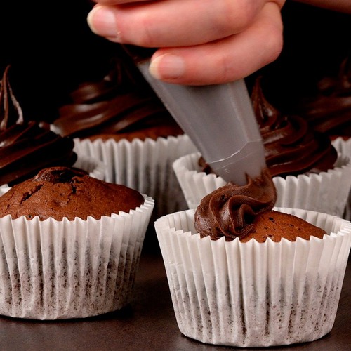 Mr Kipling Signature Chocolate Fudge Fill & Glaze Icing