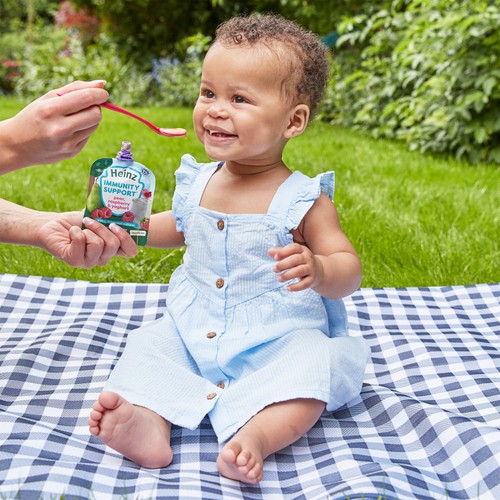 Heinz Immunity Support Baby Pouches, Apple, Banana & Cereals 6m+