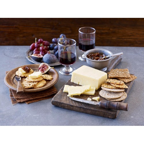 Davidstow 12 Month Classic Mature Cornish Cheddar Cheese