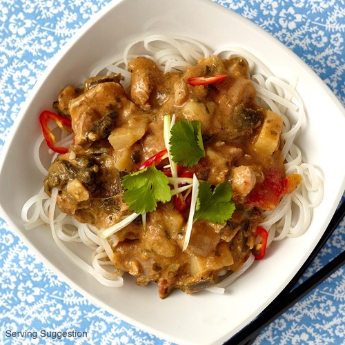 Daylesford Organic Coconut Chicken Curry with Aubergine