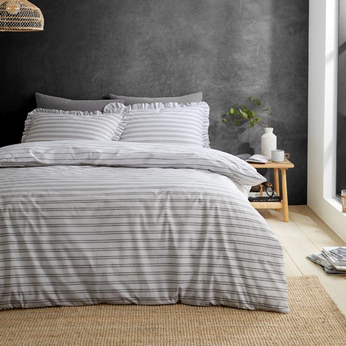 Style Sisters Frill Stripe Single Duvet Set