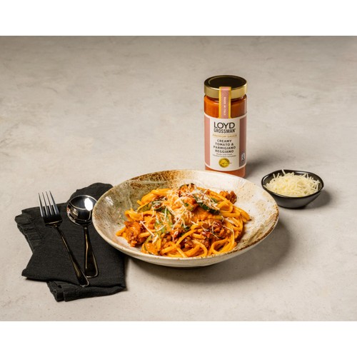 Loyd Grossman Creamy Tomato & Parmigiano Reggiano Pasta Sauce