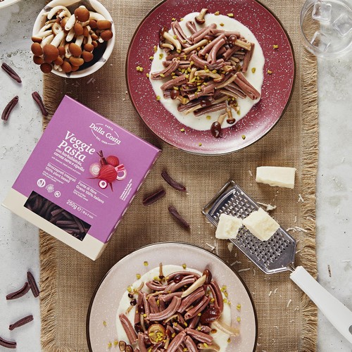 Dalla Costa Veggie pasta with beetroot, black carrot and onion