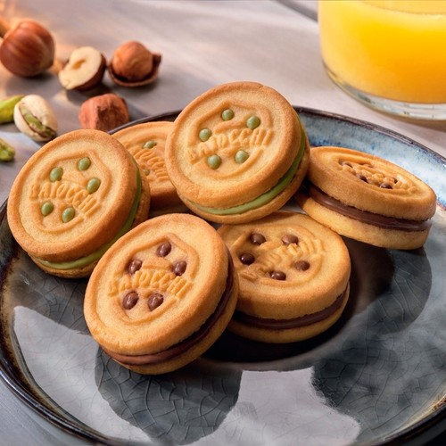 Mulino Bianco Baiocchi Biscuits with Hazelnut Cocoa Filling