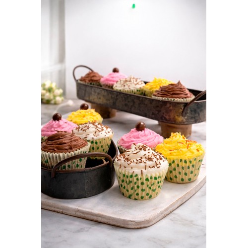Emma's Country Cakes - Seasonal Party Pack