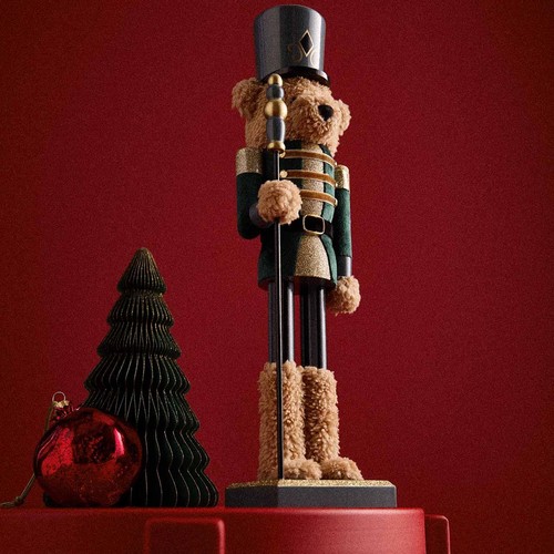 M&S Nutcracker, Green Mix
