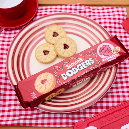 Jammie Dodgers Raspberry Biscuits