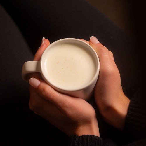 Knoops 28% White Hot Chocolate Flakes Tube