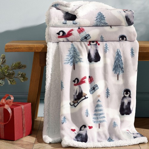 Catherine Lansfield Christmas Sherpa Penguins Throw