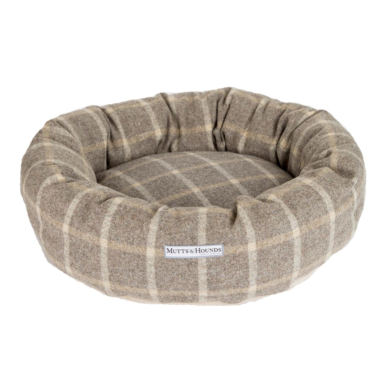 An image of Mutts & Hounds Slate Tweed Donut Bed Large