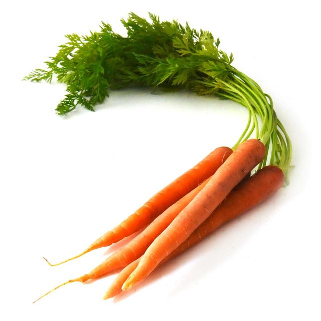 Natoora Leafy Carrots, 400g