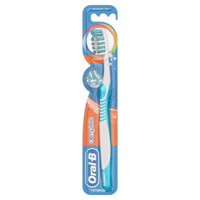 Oral-B Complete Clean 35 Medium Toothbrush, One Size