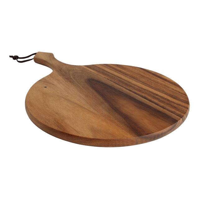 round wooden chopping board