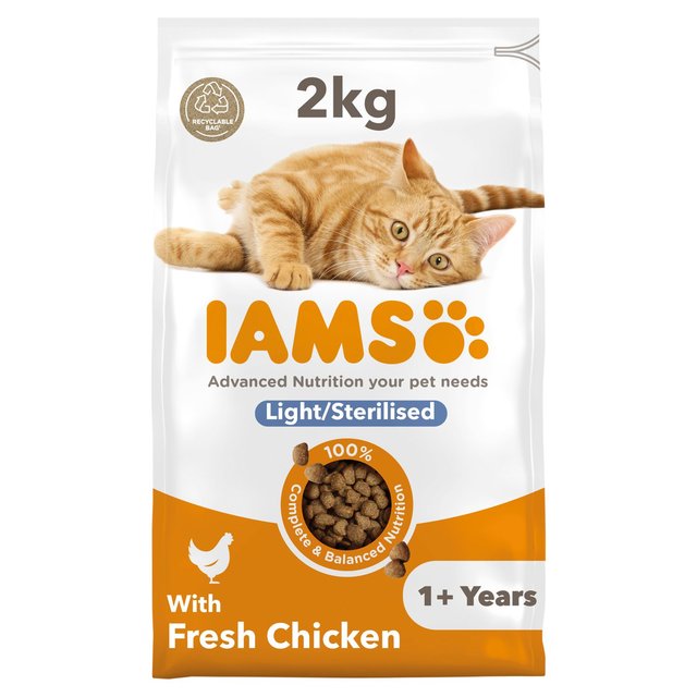 Iams for Vitality Light in Fat/ Sterilised Cat Food With Fresh Chicken, 2kg