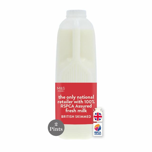M & S Select Farms British Skimmed Milk 2 Pints, 1.136l
