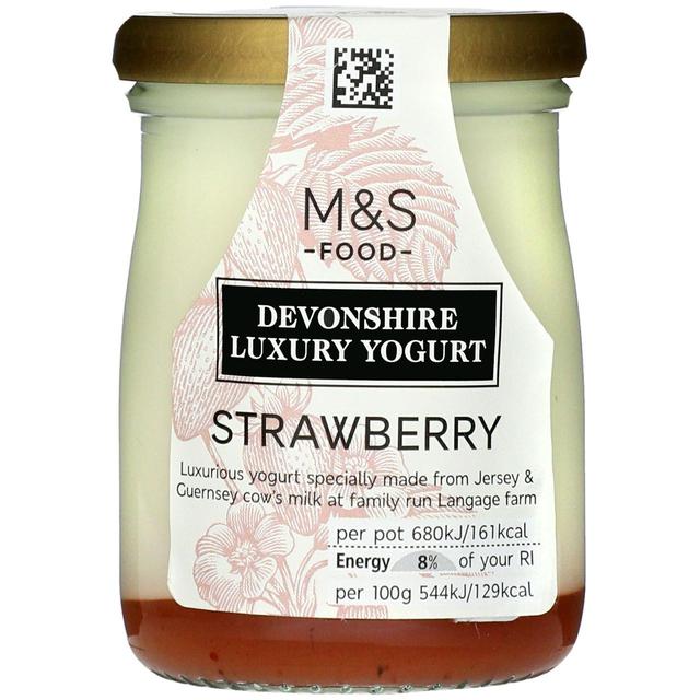 M & S Devonshire Luxury Strawberry Yogurt, 125g