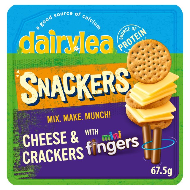 Dairylea Snackers Cheese & Crackers With Mini Cadbury Fingers, 67g