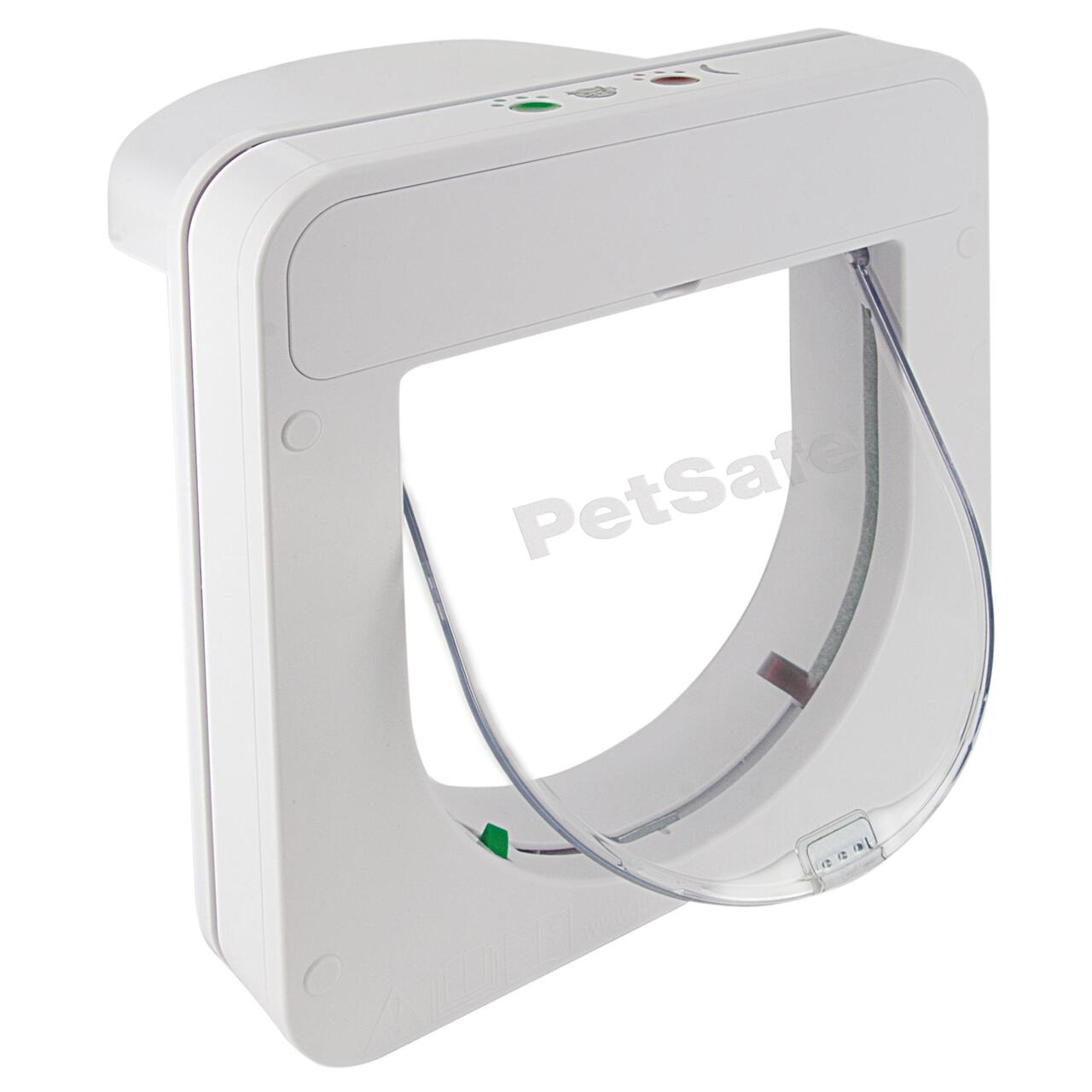 An image of Petsafe Microchip Petporte Cat Flap White